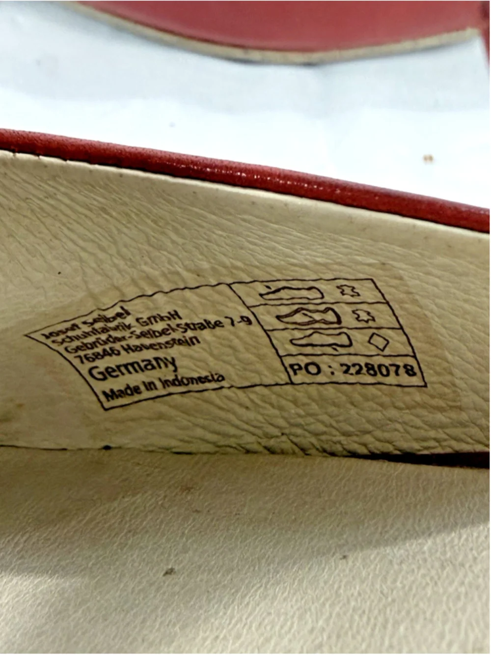 Josef Seibel Fiona 13 leather ballerina flat in red sz 38